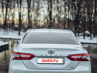 2018 Toyota Camry VIII (XV70), белый, 2600000 рублей, вид 4