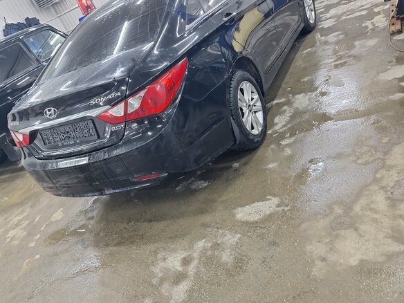 2011 Hyundai Sonata VI (YF), чёрный, 950000 рублей - вид 1