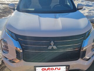 2023 Mitsubishi Outlander IV, белый, 4200000 рублей, вид 1