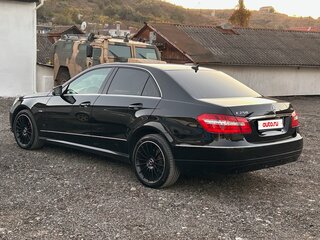 2009 Mercedes-Benz E-Класс 250 5G-Tronic IV (W212, S212, C207), чёрный, 1650000 рублей, вид 2