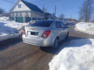 2014 Chevrolet Aveo II, серебристый, 715000 рублей, вид 4