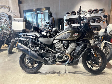 2021 Harley-Davidson Pan America, серебристый, 1750000 рублей, вид 1