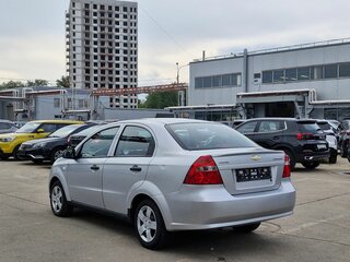 2010 Chevrolet Aveo I Рестайлинг, серебристый, 327000 рублей, вид 4