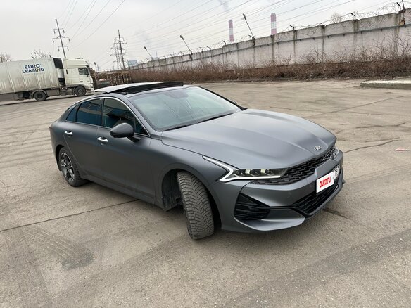 2021 Kia K5 III, серый, 2780000 рублей - вид 1