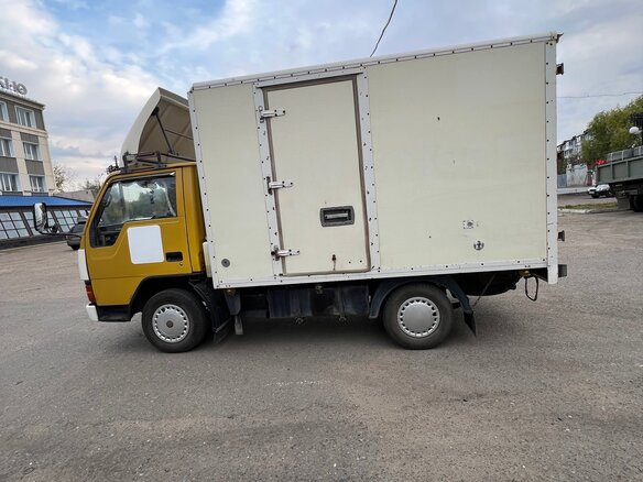 1990 Fuso (Mitsubishi) Canter, жёлтый, 650000 рублей - вид 1
