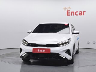 2022 Kia K3 II Рестайлинг, белый, 1550000 рублей, вид 2