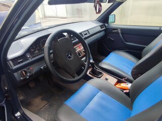 1989 Mercedes-Benz W124 230 4-speed, синий, 530000 рублей, вид 3