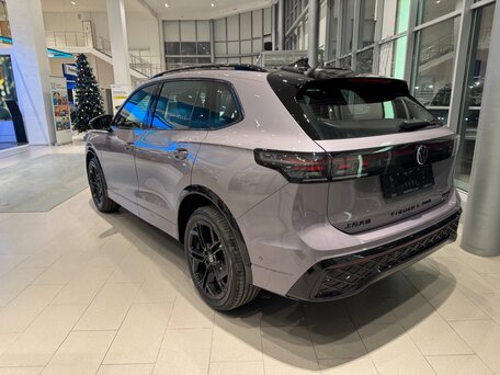 2025 Volkswagen Tiguan L Pro III (China Market), серый, 5050000 рублей, вид 3