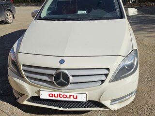 2014 Mercedes-Benz B-Класс 180 II (W246), белый, 900000 рублей, вид 1