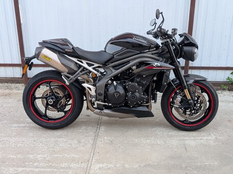 2019 Triumph Speed Triple, чёрный, 985000 рублей, вид 2