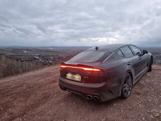 2020 Kia Stinger I Рестайлинг, чёрный, 3500000 рублей, вид 1
