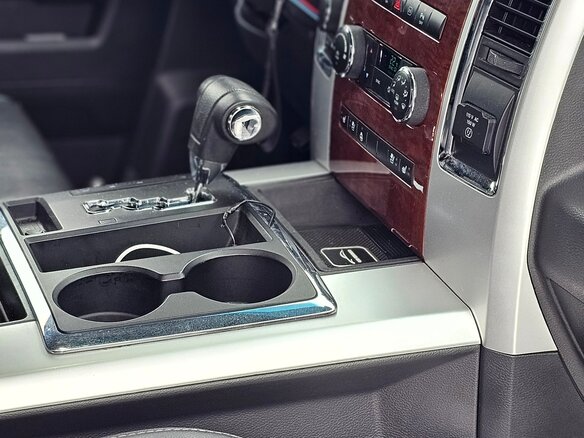 2012 Dodge RAM IV (DS/DJ), чёрный, 4000000 рублей - вид 29