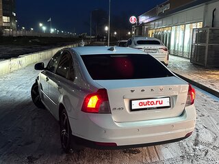 2010 Volvo S40 II Рестайлинг, белый, 900000 рублей, вид 3