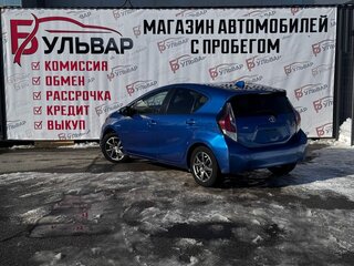 2016 Toyota Prius c I Рестайлинг, синий, 1500000 рублей, вид 4