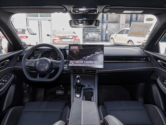 2026 Lynk & Co 03 I Рестайлинг 2, белый, 2450000 рублей - вид 19