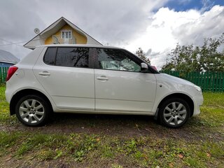 2013 Skoda Fabia II Рестайлинг, белый, 500000 рублей, вид 4