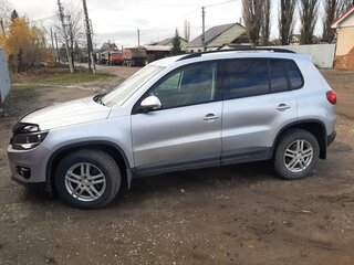 2013 Volkswagen Tiguan I Рестайлинг, серебристый, 899000 рублей, вид 4