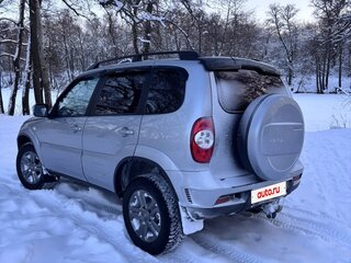 2014 Chevrolet Niva I Рестайлинг, серебристый, 750000 рублей, вид 4