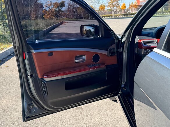 2005 BMW 7 серии Long 740Li IV (E65/E66) Рестайлинг, серый, 1500000 рублей - вид 14