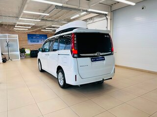 2016 Toyota Esquire I, белый, 1999999 рублей, вид 4