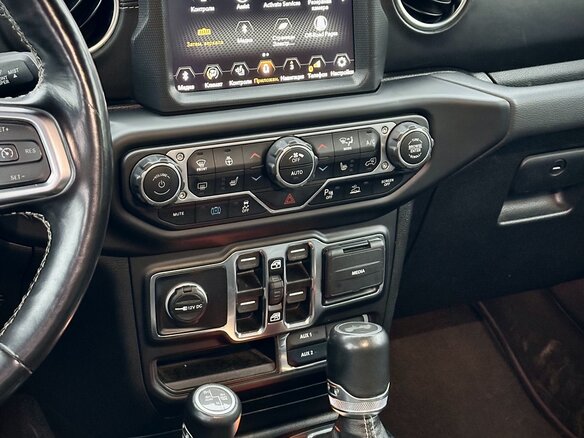 2021 Jeep Wrangler IV (JL), пурпурный, 3000000 рублей - вид 14