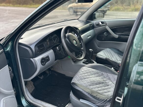 2001 Skoda Octavia I (A4) Рестайлинг, зелёный, 250000 рублей - вид 8