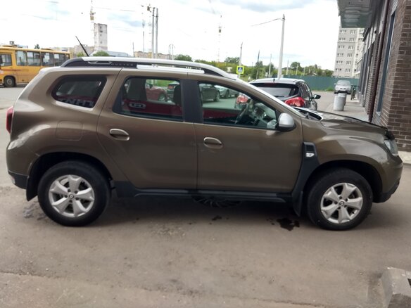 2021 Renault Duster II, коричневый, 2000000 рублей - вид 2