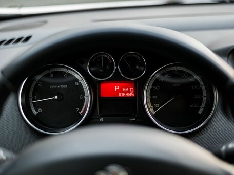 2011 Peugeot 308 I Рестайлинг, белый, 510000 рублей, вид 5