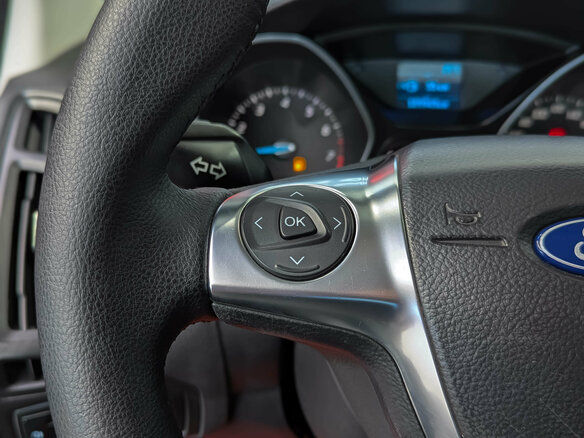 2012 Ford Focus III, красный - вид 19