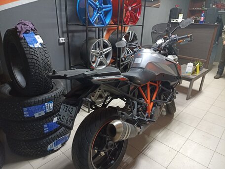 2016 KTM 1290 Super Duke GT, серый, 1100000 рублей, вид 4