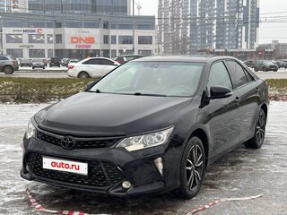 2018 Toyota Camry VII (XV50) Рестайлинг 2, чёрный, 1915000 рублей, вид 3