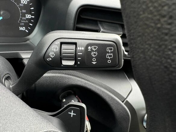 2020 Ford Explorer VI, чёрный, 2949000 рублей - вид 18