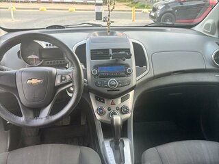 2013 Chevrolet Aveo II, белый, 600000 рублей, вид 5