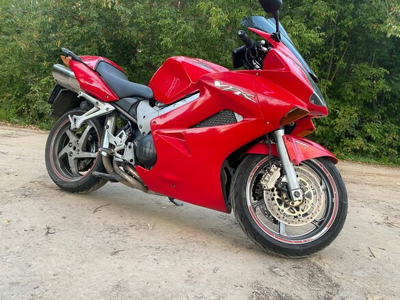 2004 Honda VFR 800, красный, 420000 рублей - вид 4