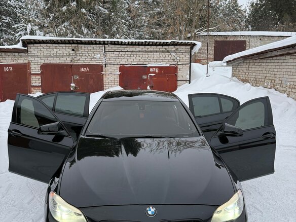 2013 BMW 5 серии 520i VI (F10/F11/F07) Рестайлинг, чёрный, 1650000 рублей - вид 1