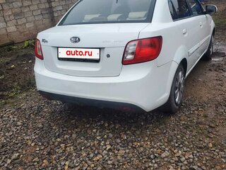 2009 Kia Rio II Рестайлинг, белый, 530000 рублей, вид 5