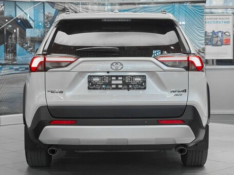 2024 Toyota RAV4 V (XA50), белый, 3479000 рублей, вид 5