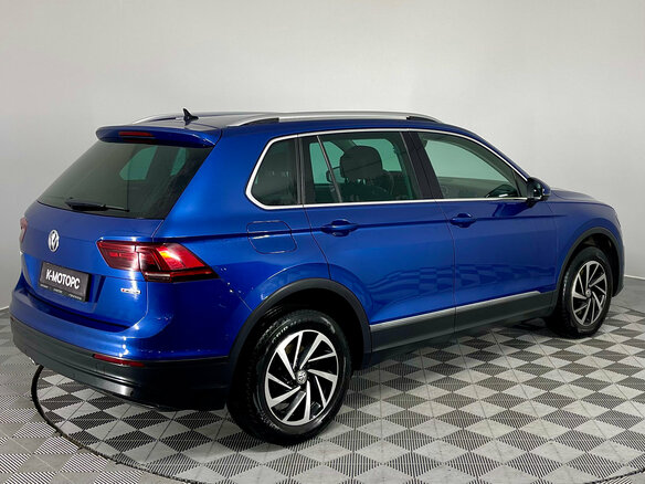 2018 Volkswagen Tiguan II, синий, 2440000 рублей - вид 5