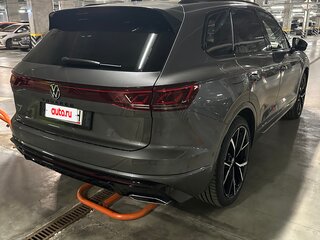 2024 Volkswagen Touareg III Рестайлинг, серый, 11550000 рублей, вид 4
