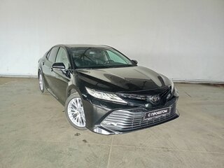 2020 Toyota Camry VIII (XV70), чёрный, 3095000 рублей, вид 3