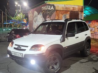 2019 Chevrolet Niva I Рестайлинг, белый, 950000 рублей, вид 1