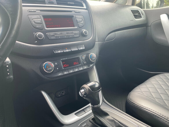 2016 Kia Ceed II Рестайлинг, серебристый, 1239000 рублей - вид 17