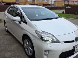 2012 Toyota Prius III Рестайлинг (XW30), белый, 1400000 рублей, вид 3