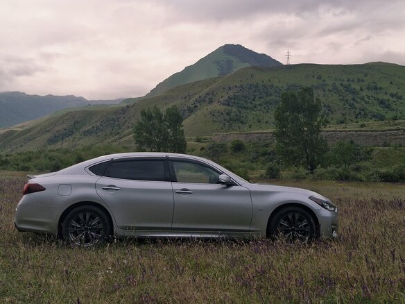 2014 Infiniti Q70 I Рестайлинг, серый, 2600000 рублей - вид 2