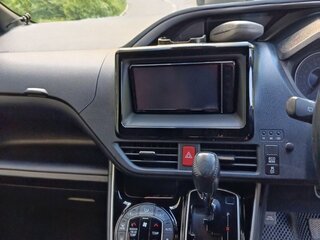 2018 Toyota Voxy III (R80) Рестайлинг, чёрный, 2250000 рублей, вид 4
