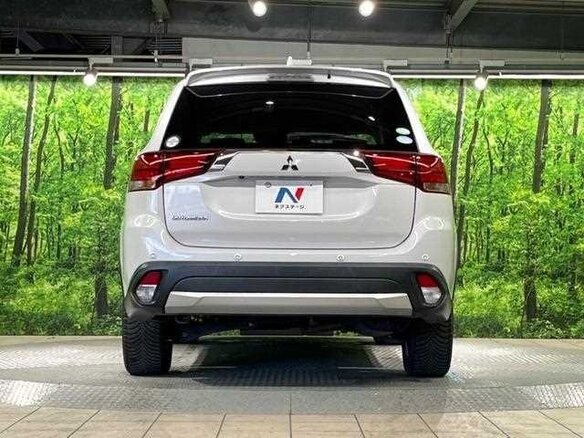 2017 Mitsubishi Outlander III Рестайлинг 2, белый - вид 3