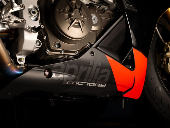 2010 Aprilia RSV4, чёрный, 1300000 рублей - вид 16