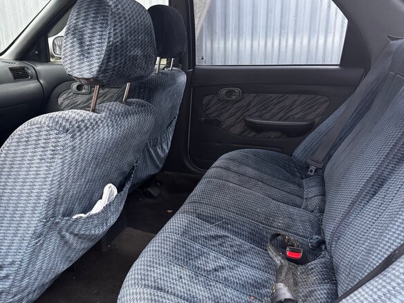 2000 Kia Clarus II, серебристый, 130000 рублей - вид 12