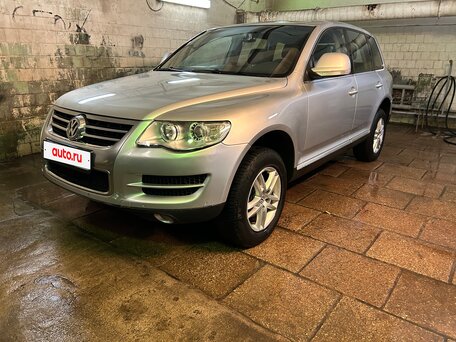 2008 Volkswagen Touareg I Рестайлинг, серебристый, 830000 рублей, вид 5