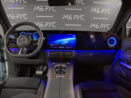 2026 Mercedes-Benz GLB 200 II (X244, X248), зелёный, 8932000 рублей, вид 2
